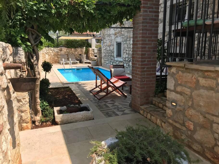 Prices Luxury Nini With Fireplace, Private Pool, Bikes, Barbecue And Much Villa