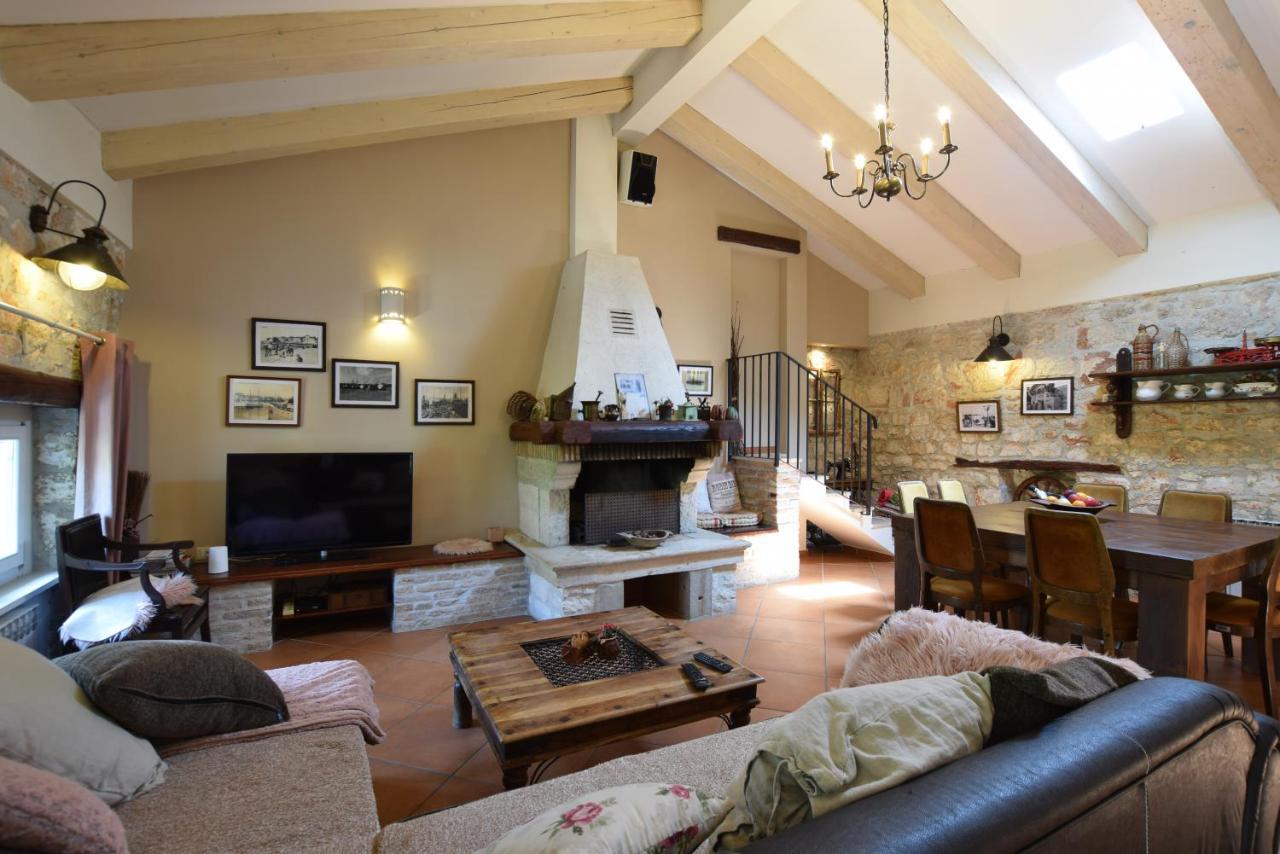 Prices Luxury Nini With Fireplace, Private Pool, Bikes, Barbecue And Much * Poreč