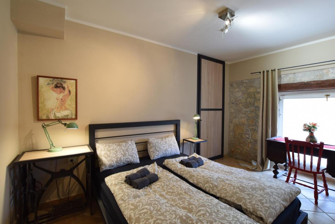 Prices Luxury Nini With Fireplace, Private Pool, Bikes, Barbecue And Much Villa Poreč